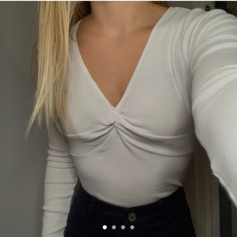 WHITE KNOT TOP